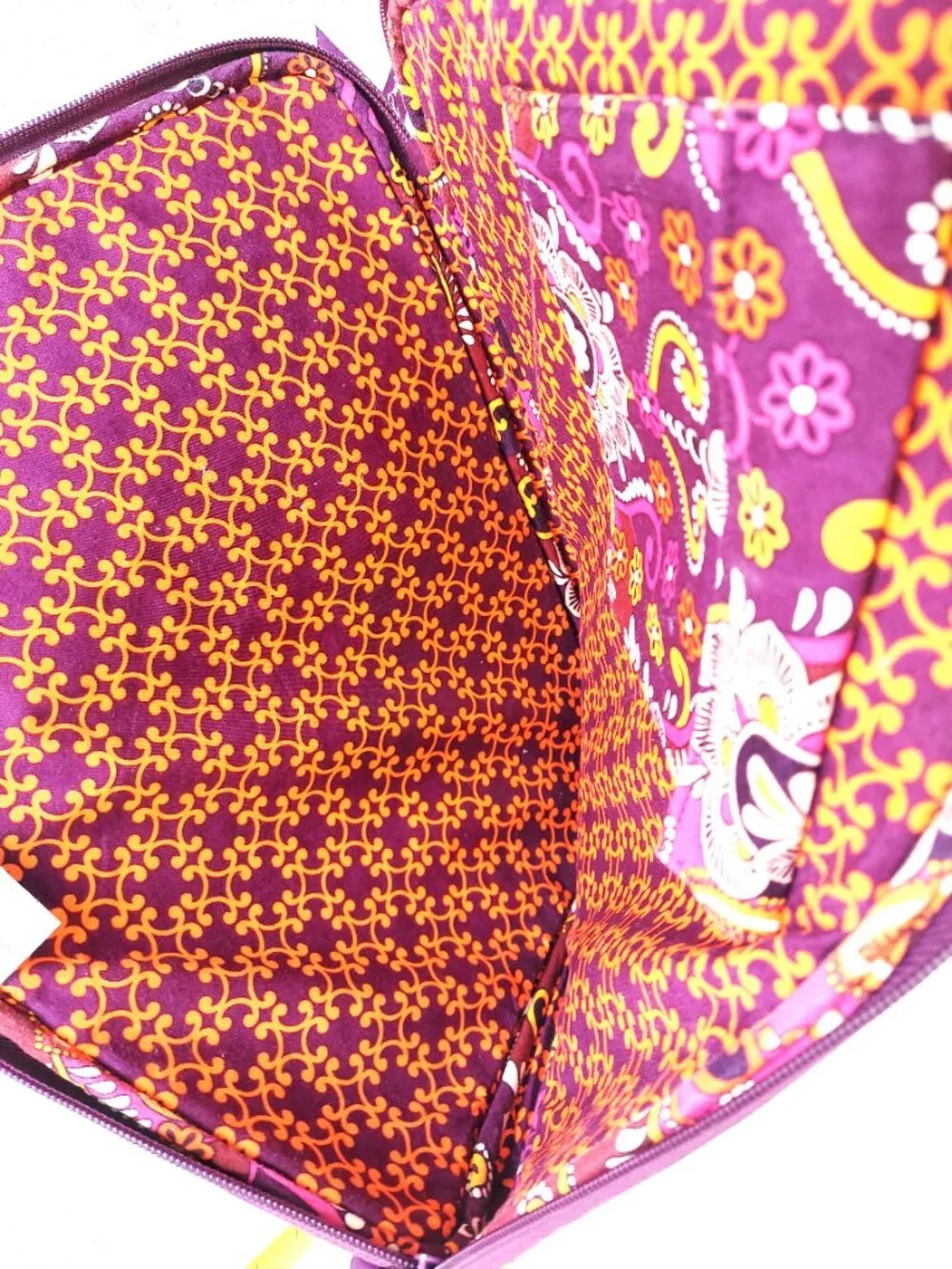 New VERA BRADLEY Paisley computer tablet case purple/pink Zip NWOT